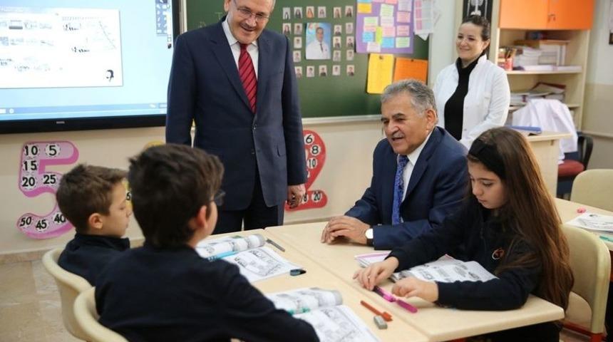 Başkan B&uuml;y&uuml;kkılı&ccedil;, &Ouml;zel Tekden İlkokulu&rsquo;nu Ziyaret Etti