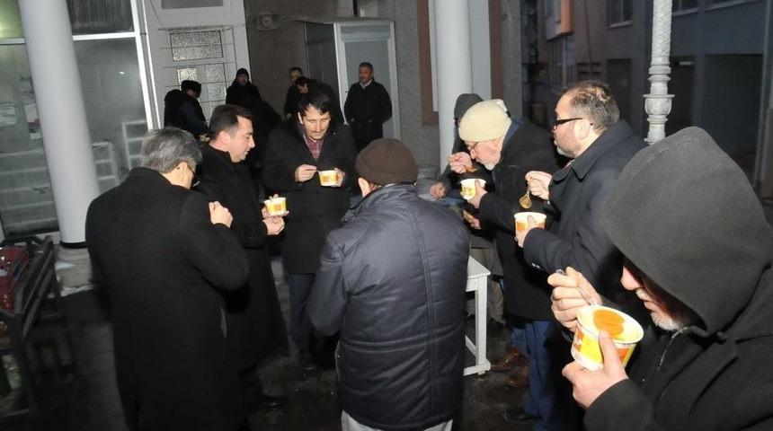 Boz&uuml;y&uuml;k&rsquo;te &lsquo;sabah Namazı Buluşmaları&rsquo; Kasımpaşa Orta Camii&rsquo;nde