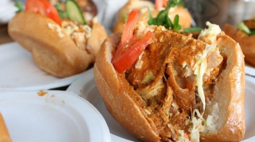 Siz Hal&acirc; Karışık Tosta mı Kaldınız? İşte D&uuml;nyanın D&ouml;rt Bir Yanından 6 Leziz Sandvi&ccedil; &Ccedil;eşidi