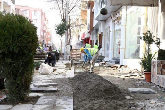 Gölbaşı Caddesi Yenileniyor