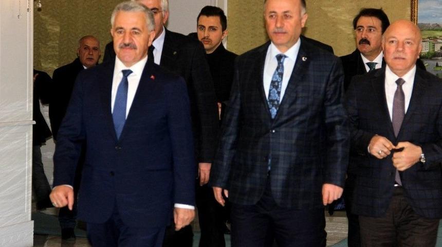 Bakan Arslan, Şehit Cenazesine Katılmak &Uuml;zere Erzurum&rsquo;a Geldi