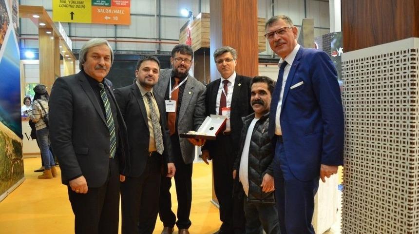 Emitt Turizm Fuarında Boz&uuml;y&uuml;k R&uuml;zgarı Esiyor