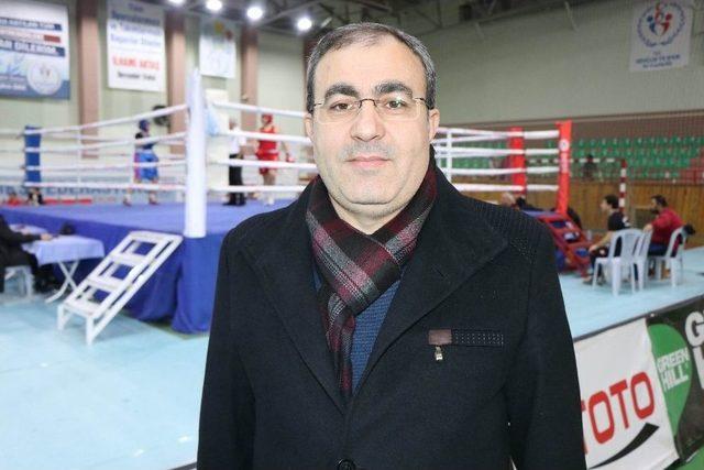 Kadınlar Türkiye Boks Şampiyonasında Yarı Final Maçları Başladı