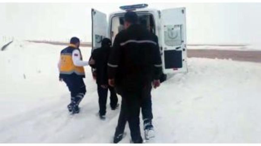 Bakan Yılmaz&rsquo;ın Amcasının Yardımına Karla M&uuml;cadele Ekipleri Yetişti