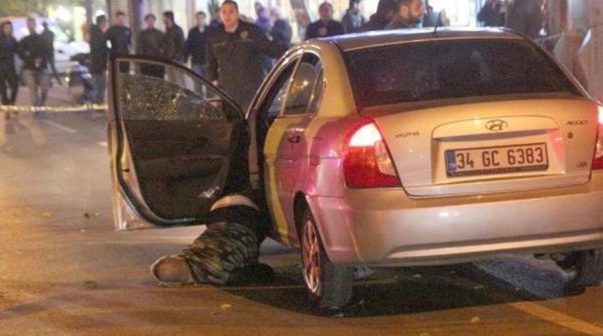 Fatih'te silahlı &ccedil;atışma: 1 &ouml;l&uuml;, 3 yaralı