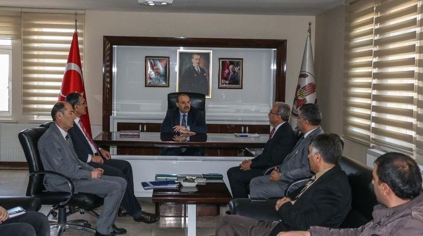 Vali Ustaoğlu, Belediye &Ccedil;alışanlarıyla Bir Araya Geldi