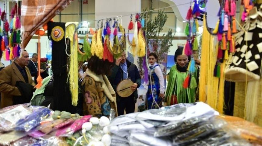 Ekinci,şanlıurfa Standında Ziyaret&ccedil;ileri Ağırladı