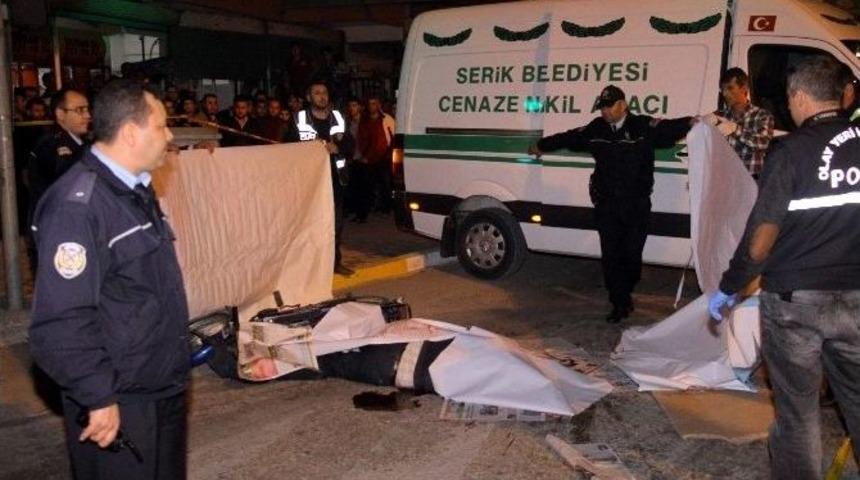 Antalya&rsquo;da Kaza: 1 &Ouml;l&uuml;, 1 Yaralı