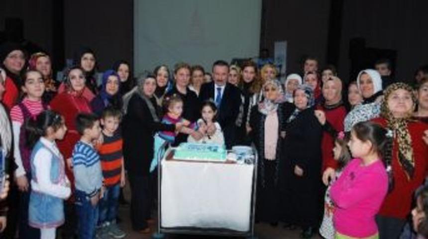 İzmit Belediye Başkanı Doğan, Kadın Hakları G&uuml;n&uuml;n&uuml; Kutladı