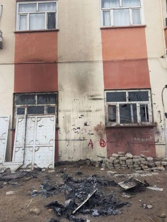 Cizre’de 2,5 Ayda 63 Pano Tahrip Edildi