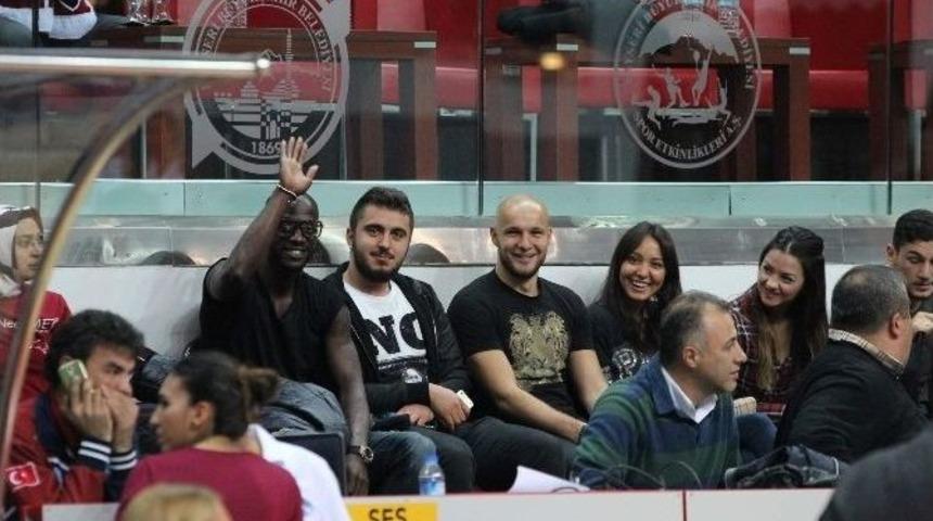 Ag&uuml;spor&rsquo;a Suat Altın İnşaat Kayseri Erciyessporlu Futbolculardan Destek