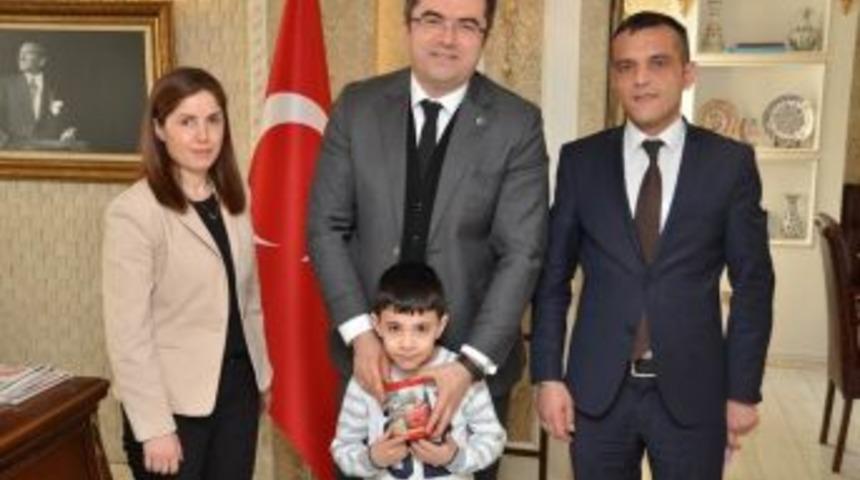 Kumbarasındaki Parasını Afrin İ&ccedil;in Bağışladı