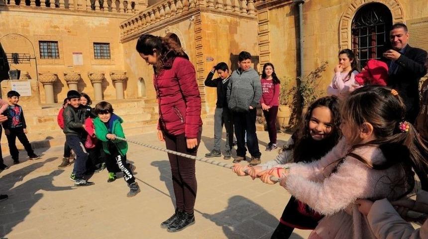 &Ouml;ğrenciler M&uuml;zede Eğlendi