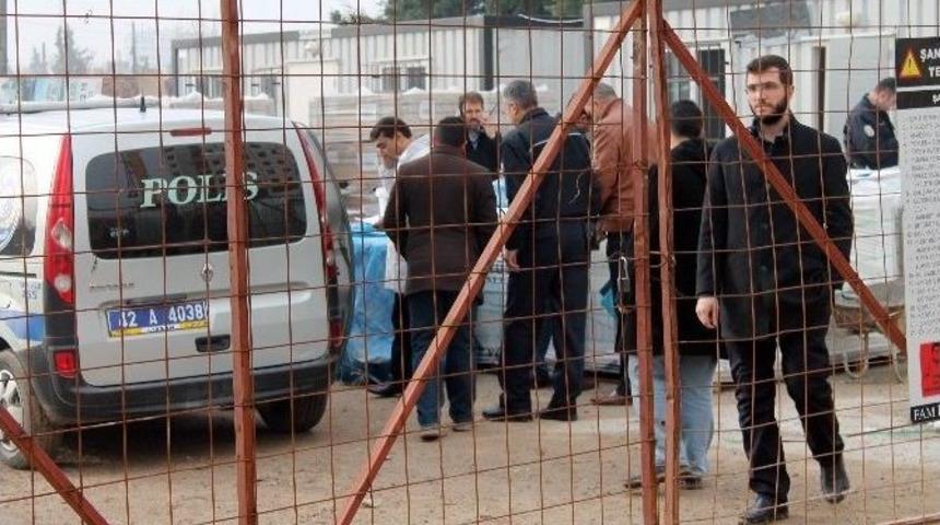 Yaktığı Ateşin Dumanından Zehirlenerek &Ouml;ld&uuml;