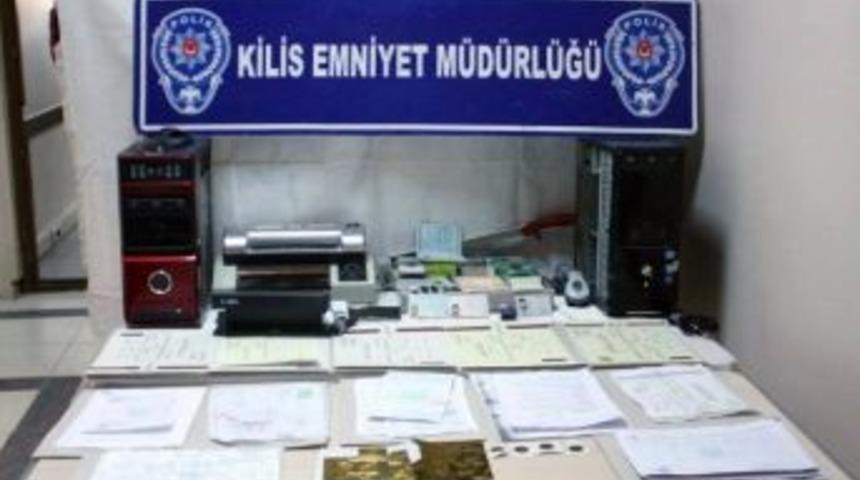 Sahte Evrak Tanzim Eden Suriyeli Şebekeye Baskın