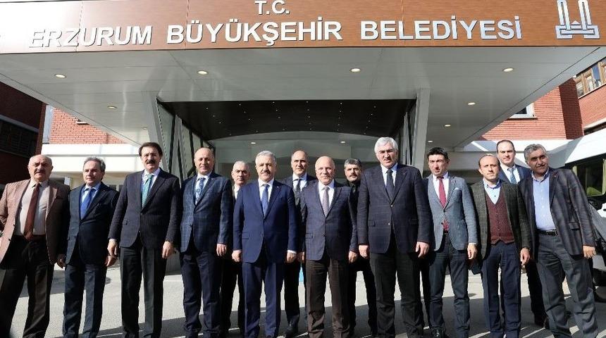 Ulaştırma, Denizcilik Ve Haberleşme Bakanı Arslan&rsquo;dan B&uuml;y&uuml;kşehir Belediyesi&rsquo;ne Ziyaret