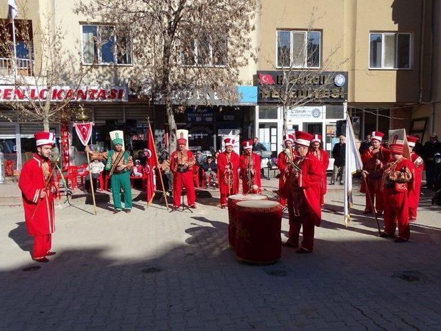 Hisarcık Mehter Takımı’ndan Askerlere Destek Gösterisi