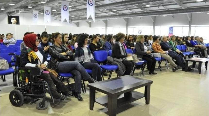 İzmir &Uuml;niversitesi&rsquo;nde &rsquo;&uuml;niversitede Engelli Olmak&rsquo; Paneli