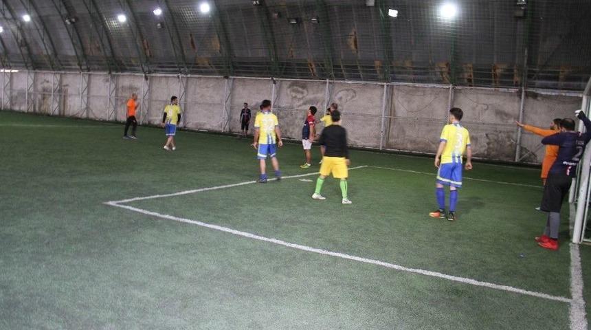 Şemdinli&rsquo;de Gen&ccedil;ler Arasında Futbol Turnuvası