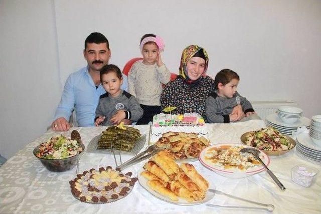 Doktorların "yaşama Şansı &Ccedil;ok Az" Dediği &Uuml;&ccedil;&uuml;zler 3 Yaşında 1