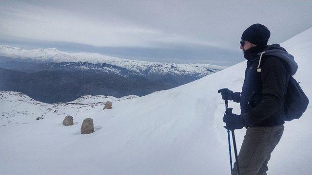 Dağcılar Nemrut Dağı’na Tırmandı