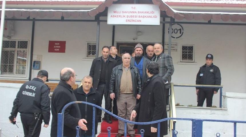 Erzincanlı Muhtarlardan G&ouml;n&uuml;ll&uuml; Askerlik Başvurusu