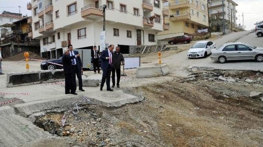 Mamak Belediye Başkanı Akg&uuml;l Yenilenen Yolu İnceledi