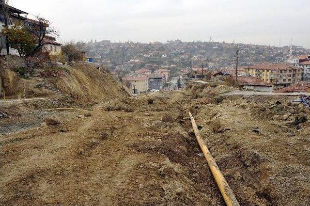 Mamak Belediye Başkanı Akgül Yenilenen Yolu İnceledi