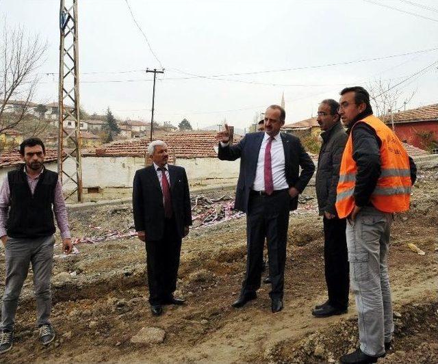 Mamak Belediye Başkanı Akgül Yenilenen Yolu İnceledi