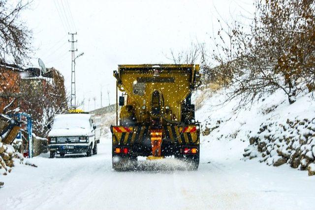 Büyükşehir’den Karla Mücadele Çalışmaları