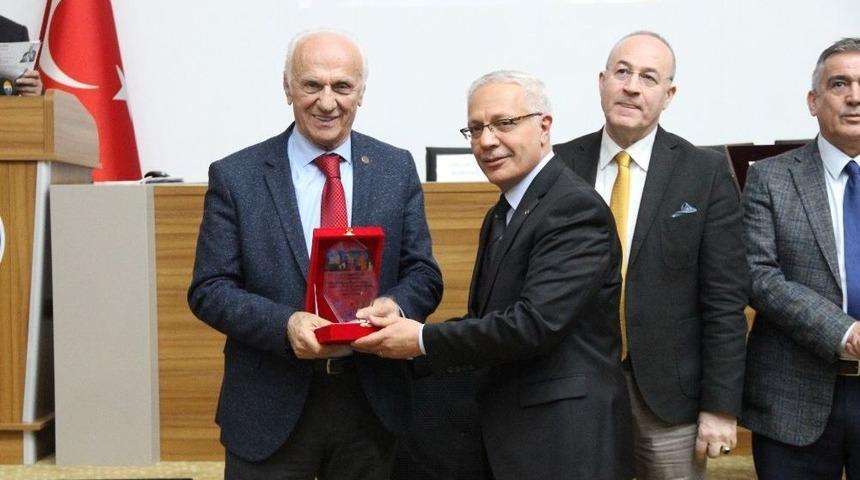 Duayenler T&uuml;rk Futbolu&rsquo;nun Bug&uuml;n&uuml;n&uuml; Ve Yarınını Konuştu