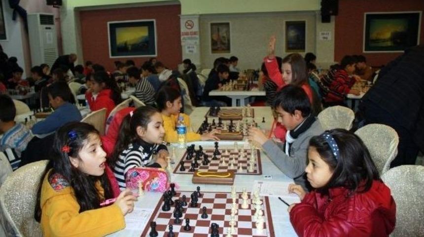 Satran&ccedil; Ustaları Atat&uuml;rk Kupası İ&ccedil;in Ter D&ouml;kt&uuml;