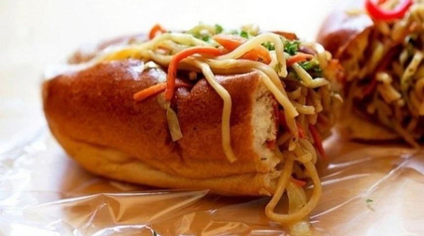 Televizyon Karşısında Yayılırken G&ouml;t&uuml;rebileceğiniz 13 Atıştırmalık