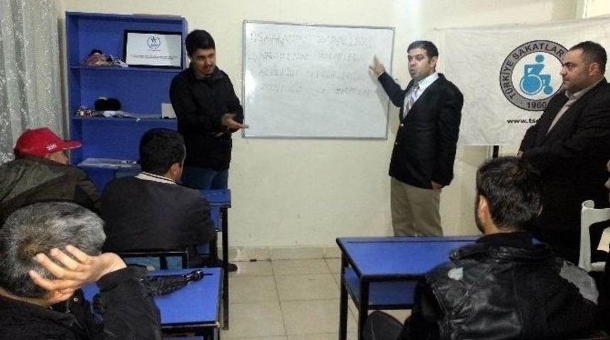 Diyarbakı&rsquo;da &rsquo;hayati Doya Doya Yaşamak İ&ccedil;in Farkında Ol&rsquo; Semineri