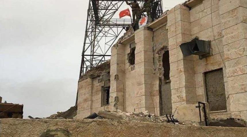 Mehmet&ccedil;ik Ter&ouml;ristleri Temizleyip, T&uuml;rk Bayrağını Astı