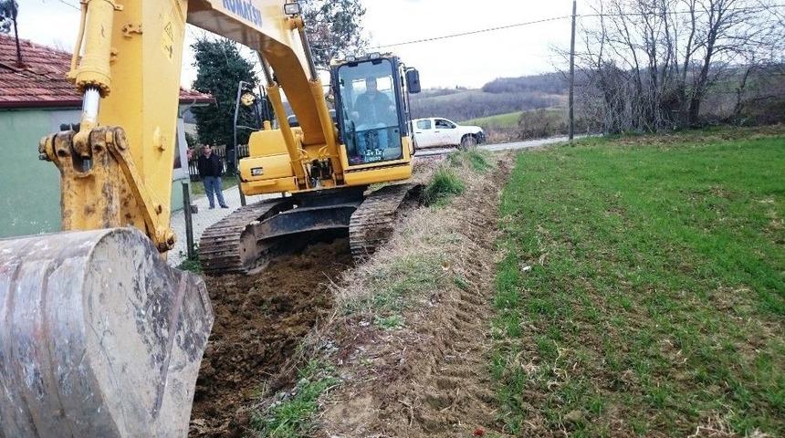 İzmit Belediyesi&rsquo;nin K&ouml;ylerdeki Yol Yapım &Ccedil;alışmaları Devam Ediyor