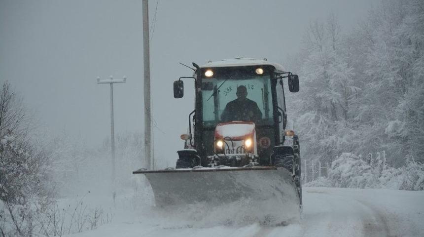 Kartepe&rsquo;de Karla M&uuml;cadele &Ccedil;alışmaları S&uuml;r&uuml;yor