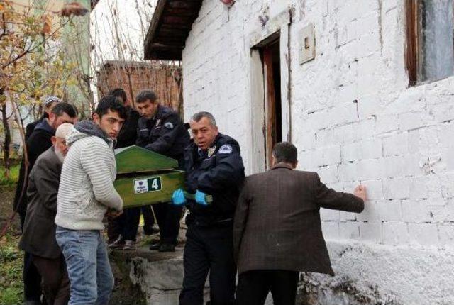 Huzurevine g&ouml;t&uuml;rmek i&ccedil;in geldiği komşusunu asılı buldu 1