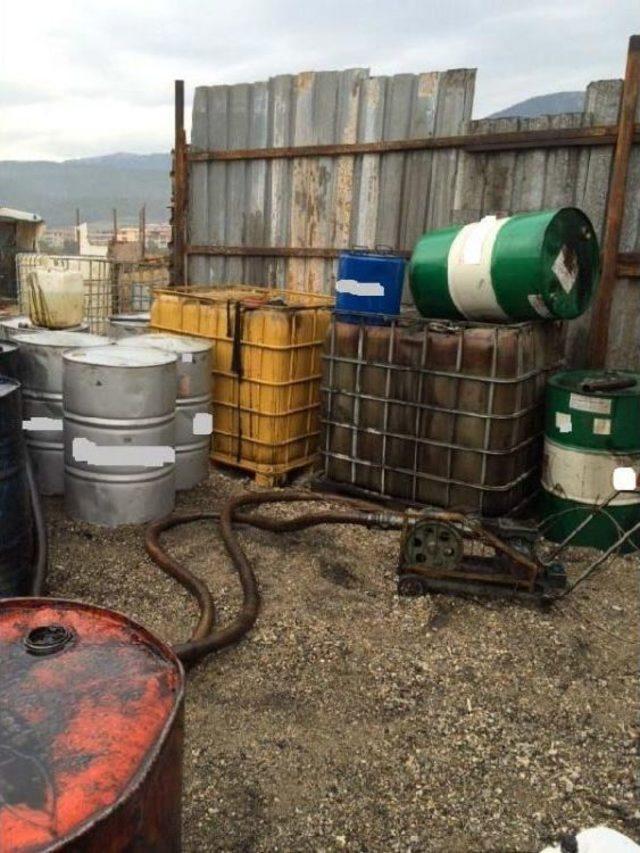 Bornova da 10 numara yağ operasyonu: 2 g&ouml;zaltı 1