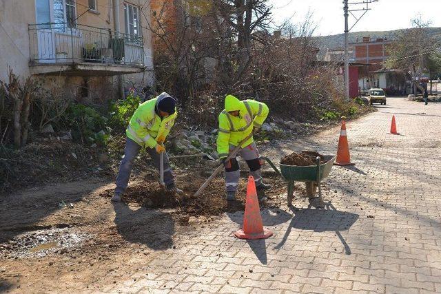 Parke Ve Asfalt Yol Çalışmaları Hızla Devam Ediyor