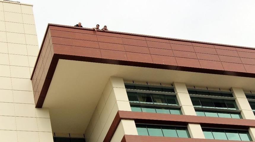 Hastane &Ccedil;atısından Atlayan Kadın Hayatını Kaybetti