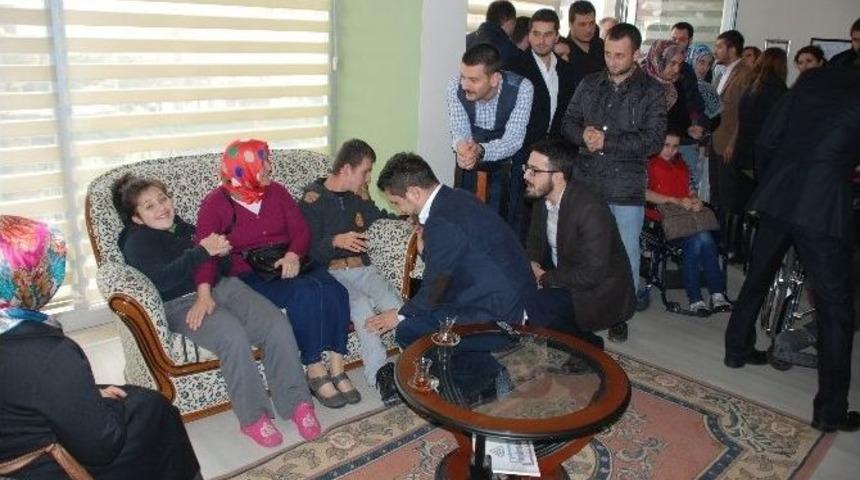 Ak Gen&ccedil;lerden Anlamlı Etkinlik