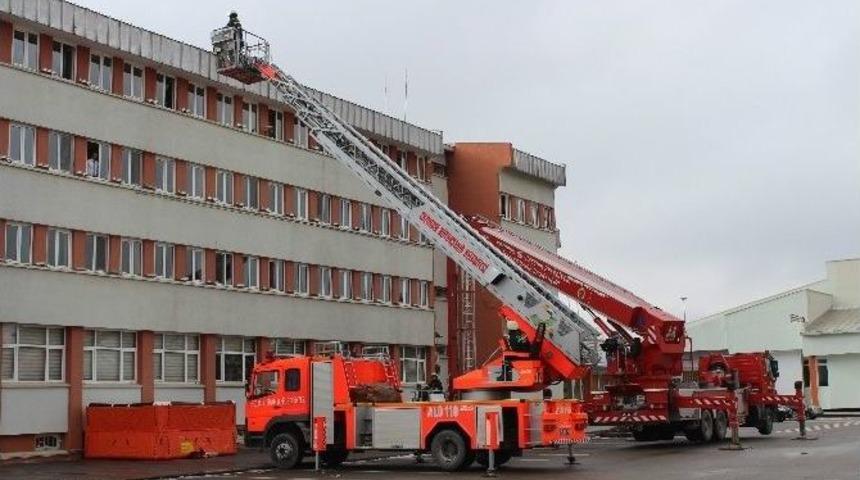 Atat&uuml;rk &Uuml;niversitesinde Yangın Tatbikatı