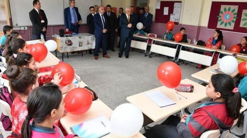 Şehit Polisin Adı Z K&uuml;t&uuml;phanesinde Yaşayacak