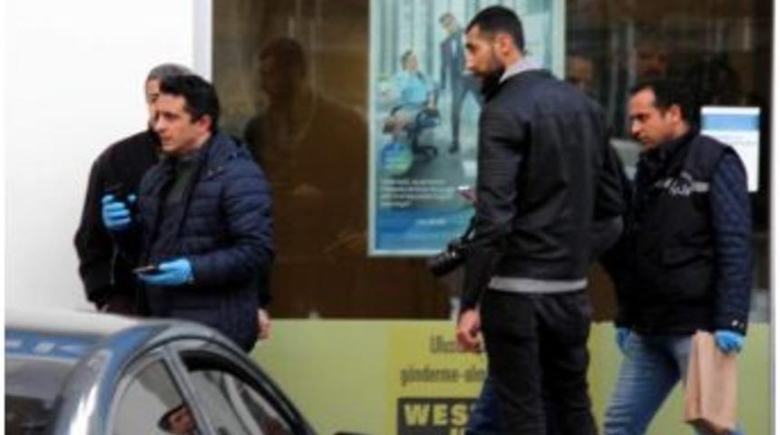 Soyguncu 68 Bin Tl İle Ka&ccedil;tı