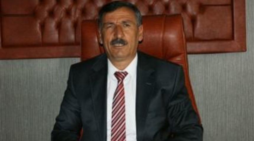 &Ccedil;&uuml;ng&uuml;ş İl&ccedil;e Girişindeki &rsquo;ne Mutlu T&uuml;rk&uuml;m&rsquo; Yazısı Kaldırıldı