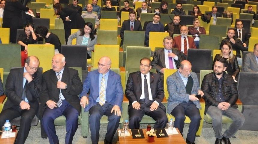 Uşak&rsquo;ta &Uuml;niversite İle Valilik Sanayicilerin &Ouml;n&uuml;n&uuml; A&ccedil;mak İ&ccedil;in Bir Araya Geldiler