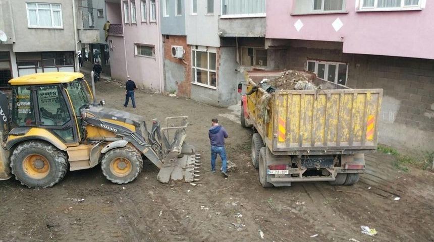 Kamyon İle Kep&ccedil;e Arasında Kalan Şof&ouml;r Yaralandı