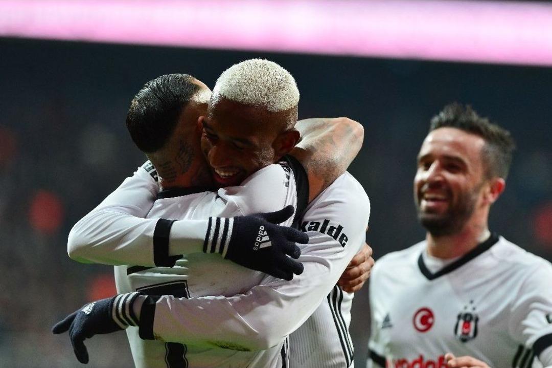 S&uuml;per Lig: Beşiktaş: 2 - Kasımpaşa: (ilk Yarı)