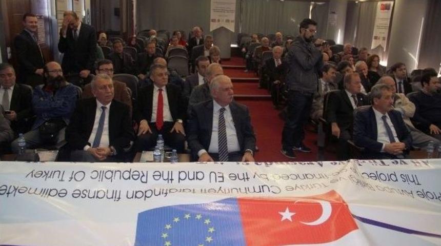 Giresun&rsquo;da Basın &Ouml;zg&uuml;rl&uuml;ğ&uuml; Ve İfade &Ouml;zg&uuml;rl&uuml;ğ&uuml; Konferansı D&uuml;zenlendi